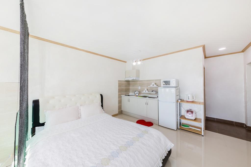 Dolsanmaru Pension Yeosu Buitenkant foto